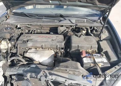 2005 Toyota Camry Le z USA, uszkodzony, nr VIN 4T1BE32K55U100083